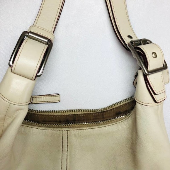 Coach purse cream with red detail - fair condition - Picture 6 of 8